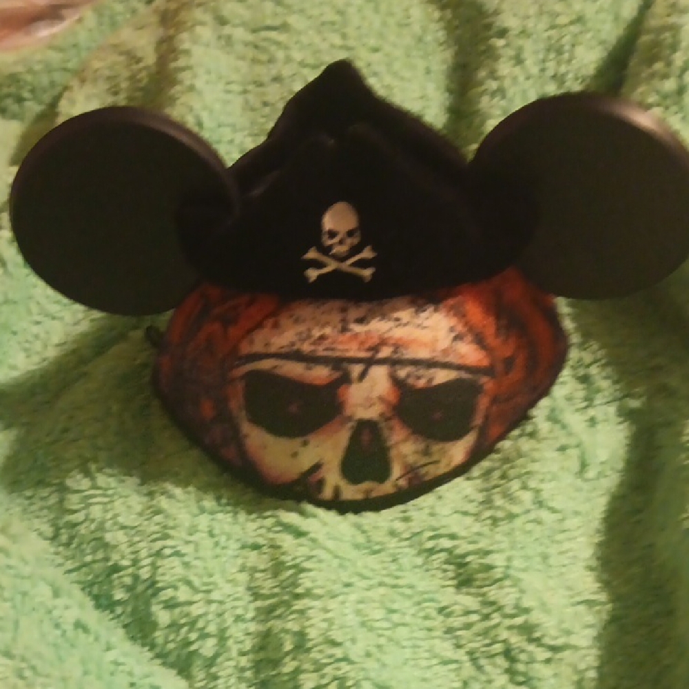 Disney Pirates Of The Caribbean Skull Mouse Ears Hat